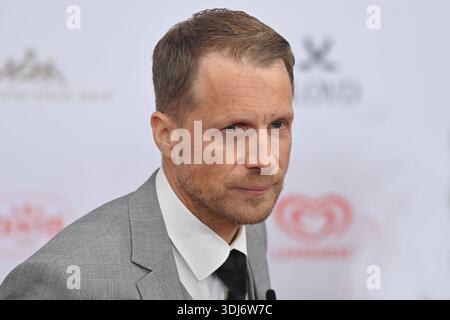 Oliver POCHER moderatore,Coemdian, Einzelbild,angeschnittenes Einzelmotiv,Ritratto,Porträt. 50.Deutscher Filmball, Roter Teppich, Red Carpet, AM 24.01.2026 im H o t e l B a y e r i s c h e r H o f, M u e n c h e n. *** Oliver POCHER Presenter, Coemdian, immagine singola, ritaglio, ritratto, ritratto 50 German Film Ball, Red Carpet, Red Carpet, il 24 01 2026 m u e n c h e n Foto Stock