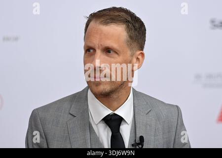 Oliver POCHER moderatore,Coemdian, Einzelbild,angeschnittenes Einzelmotiv,Ritratto,Porträt. 50.Deutscher Filmball, Roter Teppich, Red Carpet, AM 24.01.2026 im H o t e l B a y e r i s c h e r H o f, M u e n c h e n. *** Oliver POCHER Presenter, Coemdian, immagine singola, ritaglio, ritratto, ritratto 50 German Film Ball, Red Carpet, Red Carpet, il 24 01 2026 m u e n c h e n Foto Stock