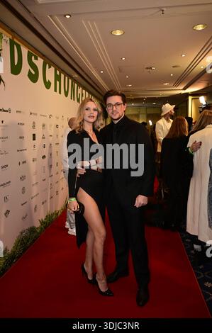 Sara Kulka und Christian bei der 8. Dschungelparty zum Start der RTL Show 'Ich bin ein Star - Holt mich hier raus!' Hotel JW Marriott. Berlino, 23,0 Foto Stock