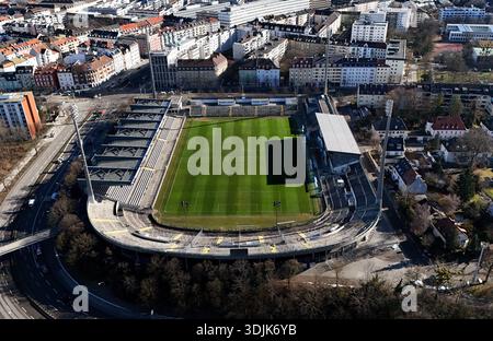 Ecco la vista dello Stadio Municipale in via Grünwalder, dello Stadio Green Valley a Monaco di Baviera Giesing, sede del TSV Monaco 1860, tra gli altri, nella foto lo stadio Foto Stock