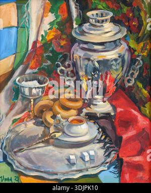 Dipinti che mostrano un samovar tradizionale, tazza da tè, bagel e cubetti di zucchero sul tavolo decorato. Scenario di ospitalità e ritrovi tradizionali. Olio Foto Stock
