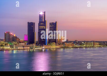 Detroit, Michigan, Stati Uniti all'alba sul fiume Detroit. Foto Stock