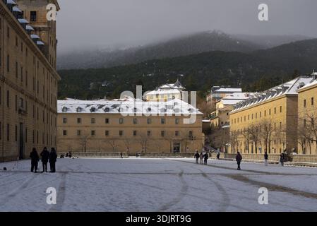 Giornata nevosa. San Lorenzo de El Escorial, Comunità di Madrid. Foto Stock