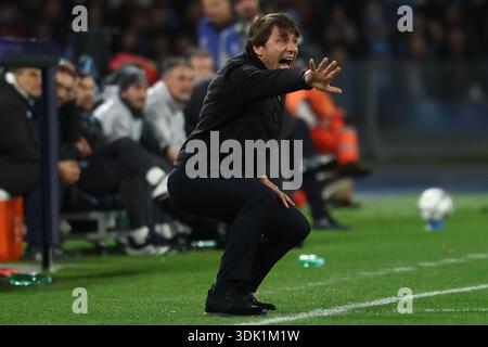 Antonio Conte capo allenatore del Napoli SSC gesti durante la partita di UEFA Champions League 2025/2026 tra il Napoli e il Chelsea FC allo stadio Diego Armando Maradona di Napoli, 28 gennaio 2026. Foto Stock