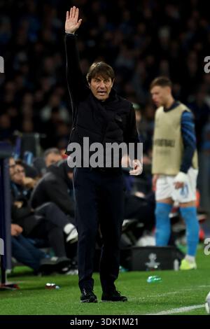 Antonio Conte capo allenatore del Napoli SSC gesti durante la partita di UEFA Champions League 2025/2026 tra il Napoli e il Chelsea FC allo stadio Diego Armando Maradona di Napoli, 28 gennaio 2026. Foto Stock
