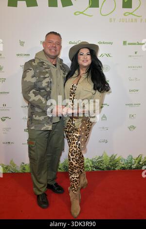 Stefan Braun e Iris Klein (Katzenberger) all'ottava festa nella giungla per l'inizio dello spettacolo RTL Ich bin ein Star - Holt mich hier raus! Al JW Mar Foto Stock