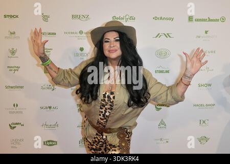 Iris Klein (Katzenberger) all'ottava festa nella giungla per l'inizio dello spettacolo RTL Ich bin ein Star - Holt mich hier raus! Al JW Marriott Hotel, Berl Foto Stock