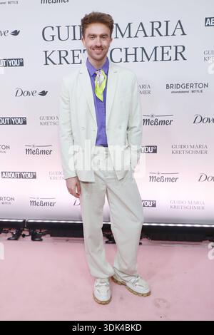 The Regency Dinner im PELLICANO Hamburg Felix Nieder, Einladung Fotocall Guido Maria Kretschmer per Bridgerton The Regency Dinner , PELLICANO Restaurant, Stephansplatz, Hamburg, 29.01.2026 *** The Regency Dinner al PELLICANO Hamburg Felix Nieder, invito Photocall Guido Maria Kretschmer per Bridgerton The Regency Dinner , PELLICANO Restaurant, Stephansplatz, Hamburg, 29 01 2026 Copyright xBecherx Foto Stock