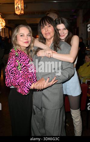 Regina Halmich, Natascha Ochsenknecht und Isabell Horn beim Deposito di lancio Podcast Wondermom in der Fabrik 23. Berlino, 29.01.2026 *** Regina Halmich, Natascha Ochsenknecht e Isabell Horn al lancio del podcast Wondermom al Fabrik 23 Berlino, 29 01 2026 foto:XM.xBehrensx/xFuturexImagex Wonder mom 6140 Foto Stock
