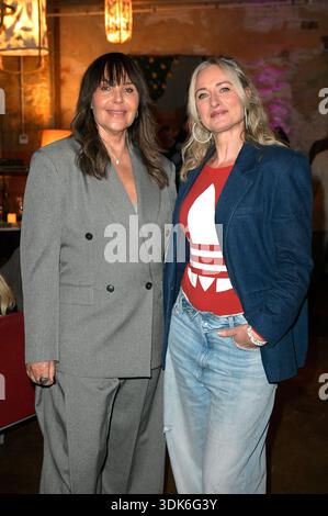 Natascha Ochsenknecht ed Eva Mona Rodekirchen beim Depodcast Wondermom in der Fabrik 23. Berlino, 29.01.2026 *** Natascha Ochsenknecht e Eva Mona Rodekirchen al lancio del podcast Wondermom al Fabrik 23 Berlino, 29 01 2026 foto:XM.xBehrensx/xFuturexImagex Wonder mom 6146 Foto Stock