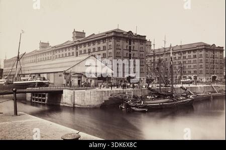 Warehouse, Waterloo Docks, Liverpool, tra il 1870 e il 1880. Waterloo Dock, sul fiume Mersey, fa parte del porto di Liverpool. Foto Stock