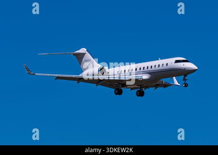 Dallas Love Field 3-7-2021 Dallas, Texas USA, Bombarider Global Express 5000 N900GX arrivo all'aeroporto Love Field di Dallas Foto Stock