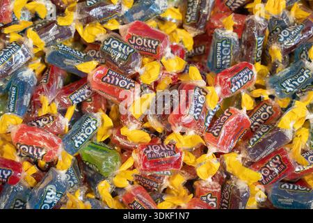 Hershey, Pennsylvania – 28 gennaio 2026: Jolly Rancher Candies esposto presso il negozio al dettaglio Hershey's Chocolate World e attrazione turistica Foto Stock