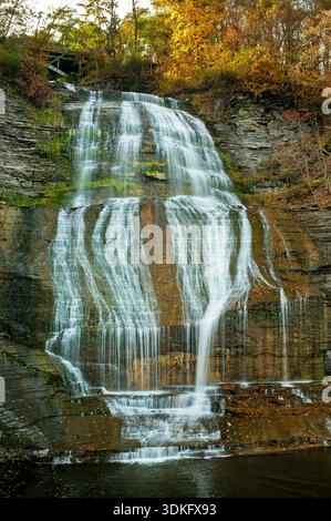 Cascate di Shequaga in autunno situate a Montour Falls, New York, Stati Uniti Foto Stock