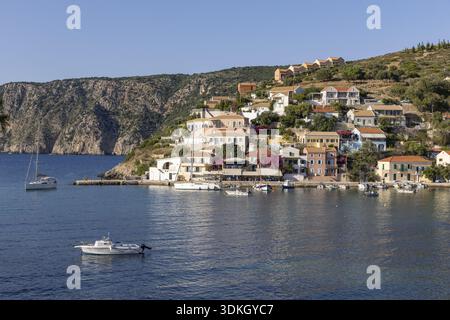 Puzzle Lais Cefalonia, Grecia – Villaggio Di Assos, 1000 Pezzi, Panorama Colorato