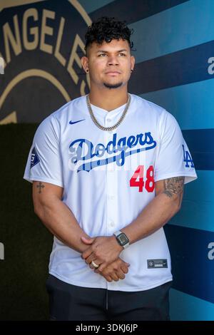 Los Angeles, California, USA. 31st Jan, 2026. Los Angeles Dodger BRUSDAR GRATEROL at DodgerFest on January 31, 2026. (Credit Image: © Mark Edward Harris/ZUMA Press Wire) EDITORIAL USAGE ONLY! Not for Commercial USAGE! Foto Stock