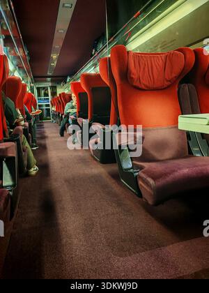 Interno del treno ad alta velocità Parigi - Anversa Foto Stock