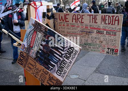 I sostenitori dell'UKIP all'inizio di una marcia da Marble Arch a Trafalgar Square dove hanno tenuto una manifestazione. Marble Arch, Londra, Regno Unito. 31 gennaio 2026 Foto Stock