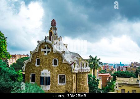 Casa del mosaico di Gaudis a Park Guell, Barcellona Foto Stock