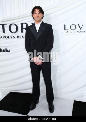 New York, Stati Uniti. 3 febbraio 2026. Noah Fearnley partecipa alla premiere di FX 'Love Story: John F. Kennedy Jr. & Carolyn Bessette' tenutasi alla Carnegie Hall il 3 febbraio 2026 a New York City, NY © Steven Bergman/AFF-USA.COM Credit: AFF/Alamy Live News Foto Stock