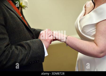 Il giorno delle nozze di coppia tra i coniugi Foto Stock