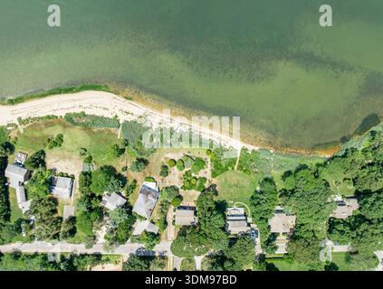 vista aerea delle case sul lungomare sulla brezza della collina, a est di hampton, new york Foto Stock