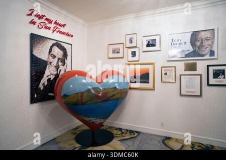 Tony Bennett che ha debuttato qui: I Left My Heart in San Francisco, Fairmont San Francisco San Francisco, California, USA. Foto Stock