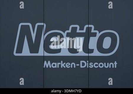 Symbolfoto: Meinerzhagen, Nordrhein-Westfalen Das Logo des Lebensmitteldiscounters netto Marken-Discount an einer Filiale a Meinerzhagen. Aufnahme vom 05.02.2026. *** Foto simbolo Meinerzhagen, Renania settentrionale-Vestfalia il logo dello sportello alimentare netto Marken sconto presso una filiale di Meinerzhagen foto scattata il 05 02 2026 Copyright: MarcoxBader Foto Stock