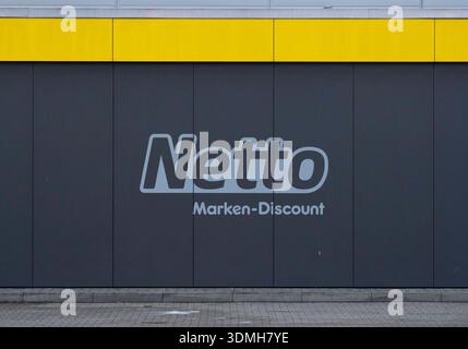 Symbolfoto: Meinerzhagen, Nordrhein-Westfalen Das Logo des Lebensmitteldiscounters netto Marken-Discount an einer Filiale a Meinerzhagen. Aufnahme vom 05.02.2026. *** Foto simbolo Meinerzhagen, Renania settentrionale-Vestfalia il logo dello sportello alimentare netto Marken sconto presso una filiale di Meinerzhagen foto scattata il 05 02 2026 Copyright: MarcoxBader Foto Stock
