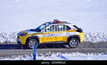 Varsavia, Polonia. 3 febbraio 2026. Auto dell'Accademia dell'aeroporto polacca. Foto Stock