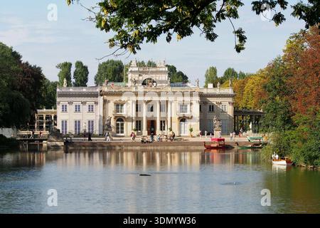 Il Palazzo sull'isola nel Parco reale delle terme di Varsavia in Polonia Foto Stock