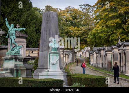 Francia, Parigi - Cimitero di Père Lachaise, ex cimetière de l'Est, 'Cimitero dell'Est') è il più grande cimitero di Parigi. Con più di 3,5 mulini Foto Stock