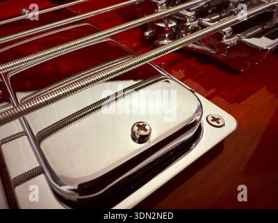 Primo piano di Gibson Thunderbird Bass. La perfezione dell'elettro-bellezza. Foto Stock