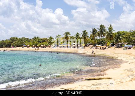Mar Chiquita vacanze al mare al Mar dei Caraibi a Manati, Porto Rico Foto Stock