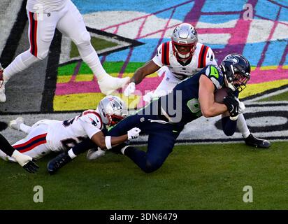 Levi's Stadium a Santa Clara, California. Seattle Seahawks tight end AJ Barner (88) durante la partita di football LX del Super Bowl 60 del i tempo tra i New England Patriots e i Seattle Seahawks a Santa Clara, CALIFORNIA, l'8 febbraio 2026 Charles Baus/CSM. Crediti: CAL Sport Media/Alamy Live News Foto Stock