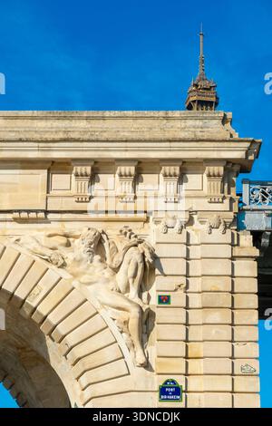 Francia, Parigi, il ponte Bir Hakeim Foto Stock