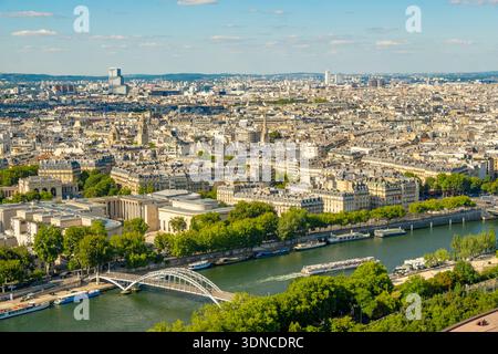 Francia, Parigi, vista generale dal 2° piano della Torre Eiffel e della Senna Foto Stock