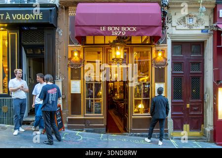 Francia, Parigi, Montmartre, ristorante Bon Bock, il ristorante più antico di Montmartre Foto Stock