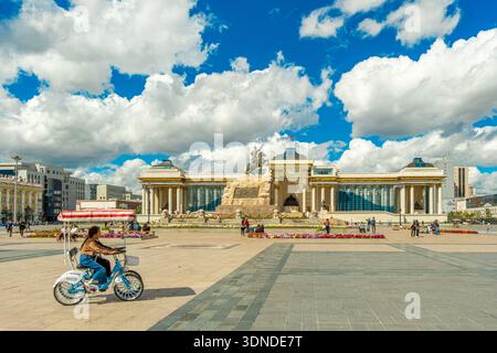 Mongolia, Ulan Bator, Piazza Sukhbaatar Foto Stock
