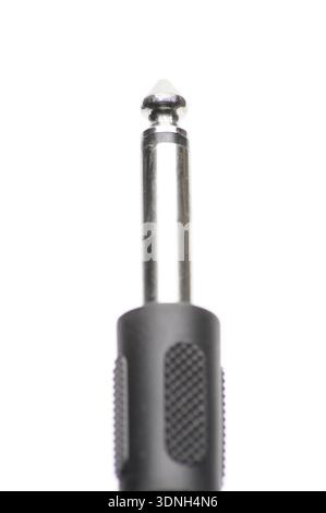 Cavo audio con connettori jack XLR e TRS per microfoni e apparecchiature audio professionali su sfondo bianco isolato Foto Stock