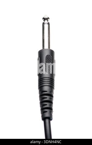 Cavo audio con connettori jack XLR e TRS per microfoni e apparecchiature audio professionali su sfondo bianco isolato Foto Stock