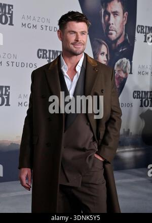 Los Angeles, Stati Uniti. 10 febbraio 2026. Il membro del cast Chris Hemsworth partecipa alla prima mondiale del thriller poliziesco "Crime 101" di Amazon MGM Studios allo United Theater di Broadway nel centro di Los Angeles martedì 10 febbraio 2026. Storyline: Un ladro sfuggente, che guarda il suo punteggio finale, incontra un broker assicurativo disilluso al suo crocevia. Mentre i loro percorsi si intrecciano, un incessante detective li segue sperando di contrastare il furto multimilionario che stanno pianificando. Foto di Jim Ruymen/UPI credito: UPI/Alamy Live News Foto Stock