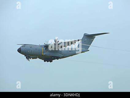Airbus Atlas in avvicinamento a Yeovilton Foto Stock