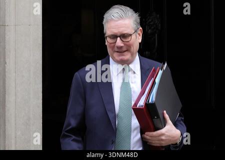 London, UK, 11 February 2026, British Prime Minister Sir Keir Starmer leaves No 10 Downing Street to attend the weekly PMQ Prime Minister Questions at Parliament. Credit: Uwe Deffner / Alamy Live News. Foto Stock