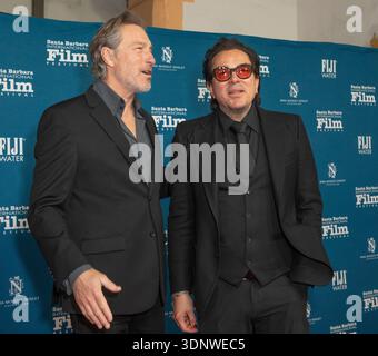 SANTA BARBARA, CALIFORNIA, STATI UNITI, 11 FEBBRAIO. 2026 John Corbett e il direttore esecutivo della SBIFF roger Durling conversano al 41° Santa Barbara International Film Festival: Montecito Award tenutosi all'Arlington Theatre di Santa Barbara, California l'11 febbraio 2026. Crediti: Carla Van Wagoner/Alamy Live News Foto Stock