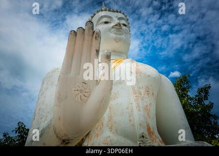 primo piano della statua del buddha a mano Foto Stock