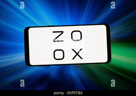Stoccarda, Germania - 02-05-2026: In questa foto, il logo della società automobilistica statunitense Zoox Inc. Viene visualizzato su uno smartphone. Foto Stock