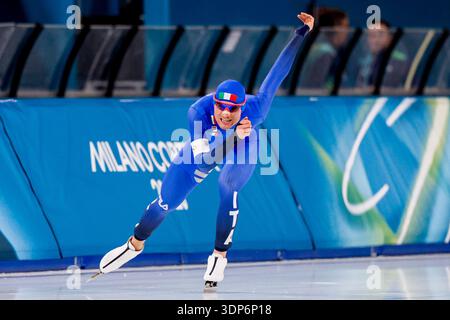 Riccardo Lorello dell'Italia gareggia sui 10000m di Speed Skating maschile il settimo giorno delle Olimpiadi invernali di Milano Cortina 2026 al Milano Speed Skating Stadium il 13 febbraio 2026 a Milano. (Crediti: Henk Jan Dijks/MTB-Photo/Alamy Live News) Foto Stock