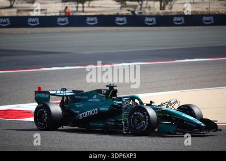 (18) Lance Stroll (CAN) - Aston Martin Aramco F1 Team - Aston Martin AMR26 - Honda durante la prima sessione ufficiale di test pre-stagione della 2026 FI Foto Stock