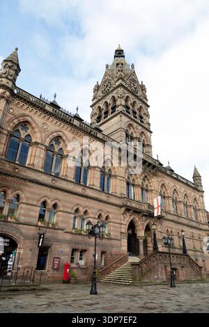 Il municipio di Chester, Cheshire. Progettato da William Henry Lynn, l'edificio in stile neogotico fu costruito negli anni '1860 e aperto il 15 ottobre Foto Stock